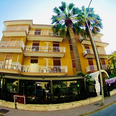 Hotel Jole Marina dʼMarina dʼAndora Dış mekan fotoğraf